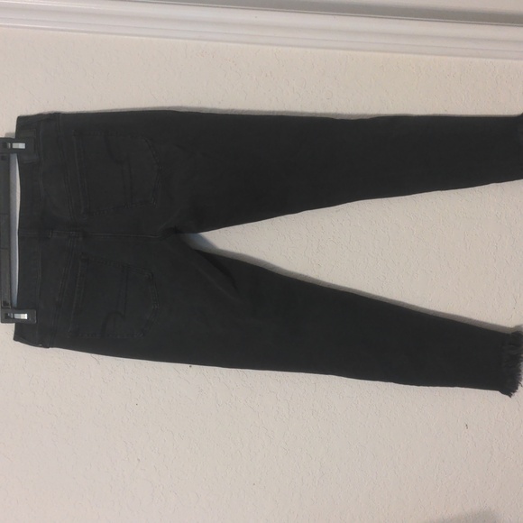 American Eagle Outfitters Women's Distressed Super Stretch Black Jeans. Size 8 R - Picture 8 of 12